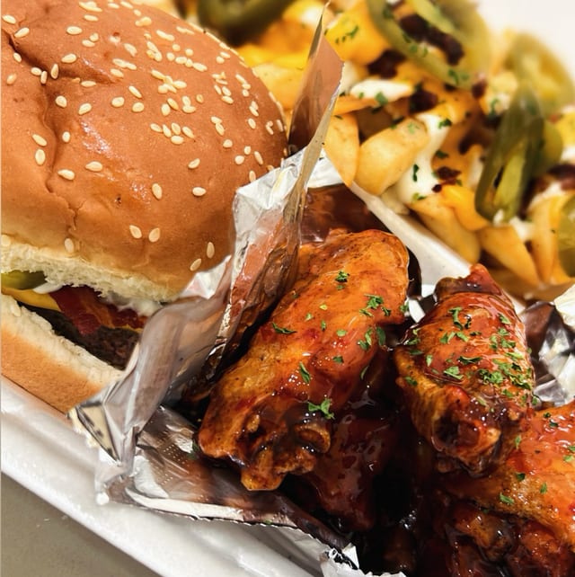 Burger/5 Wing Combo.